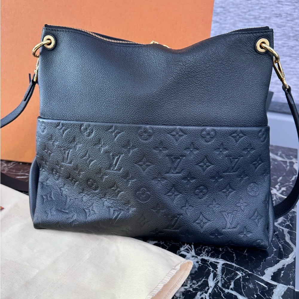 Maida Hobo Monogram Empreinte Noir Leather LIKE NEW 🖤 - Picture 8 of 16